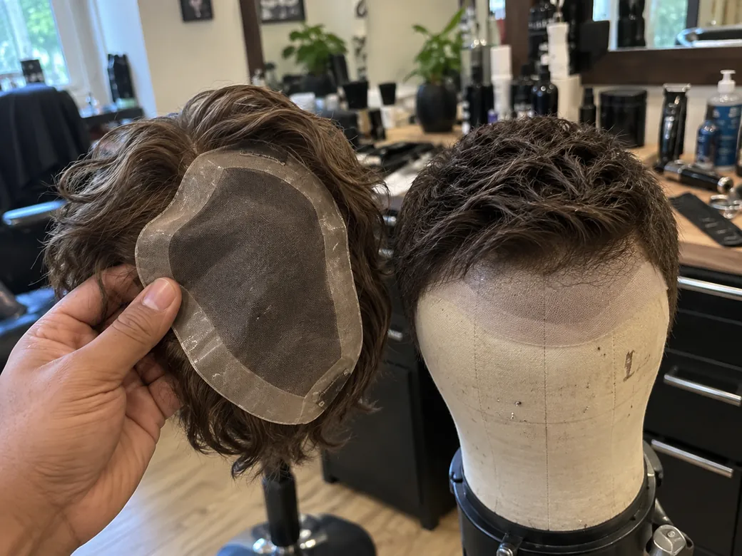 Prótesis masculina de cabello ondulado